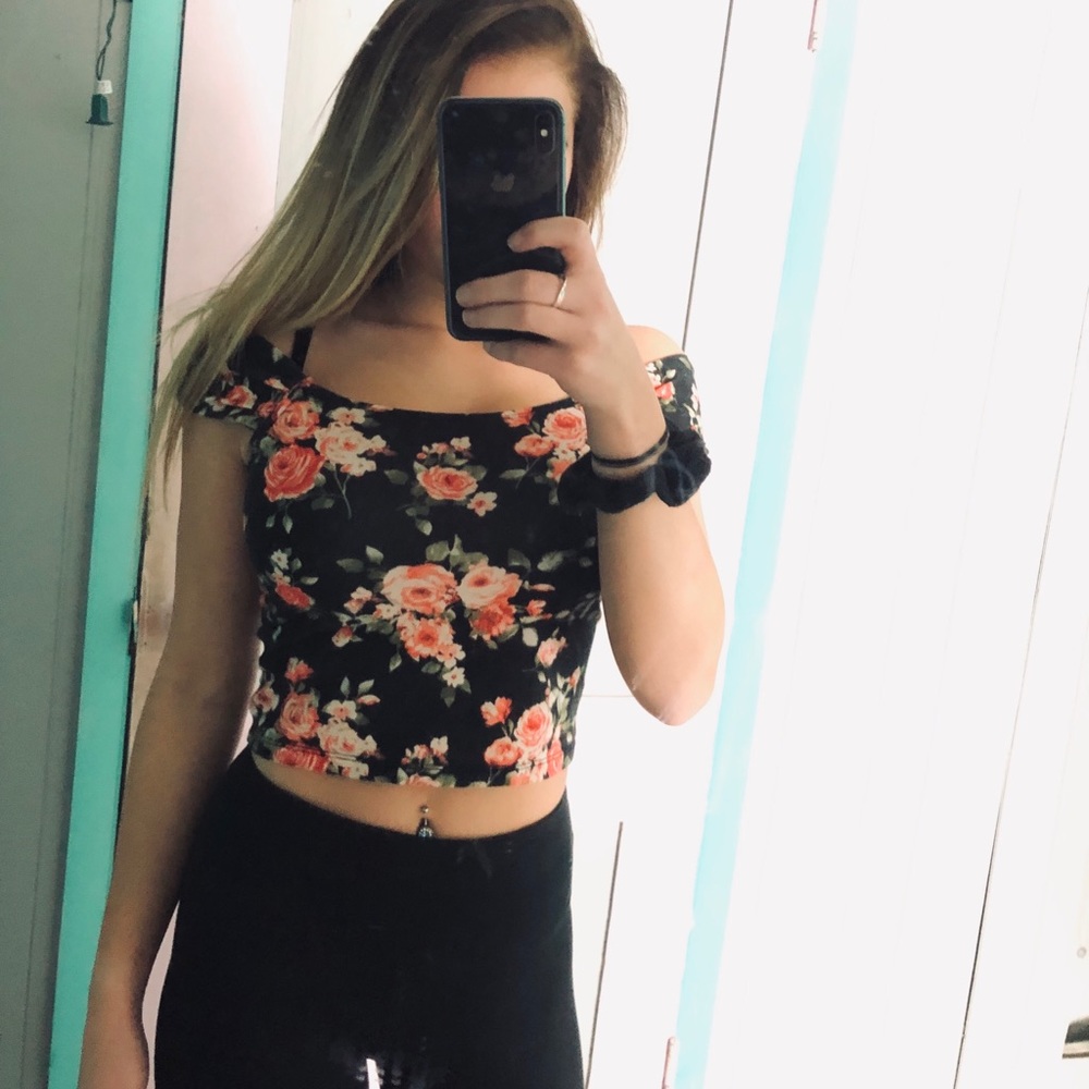 Womans crop top